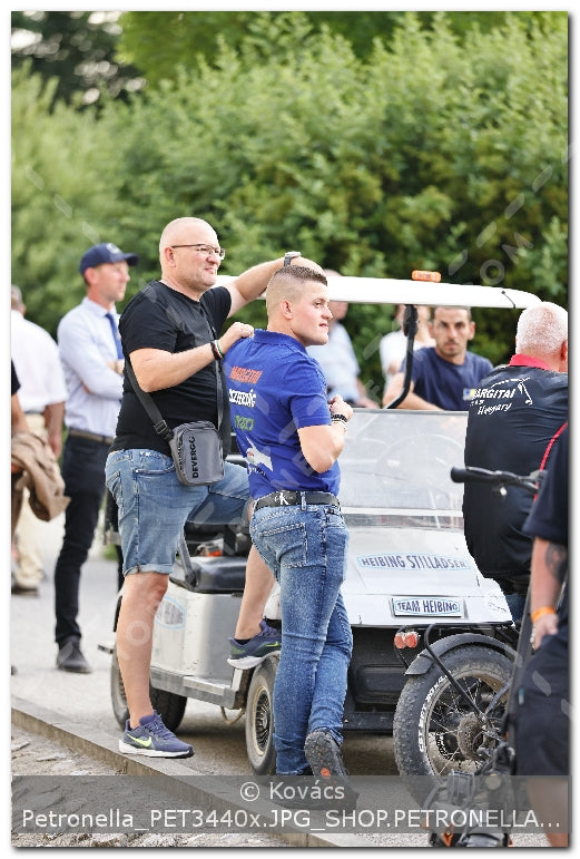 A kép az eredeti csökkentett reprezentációja