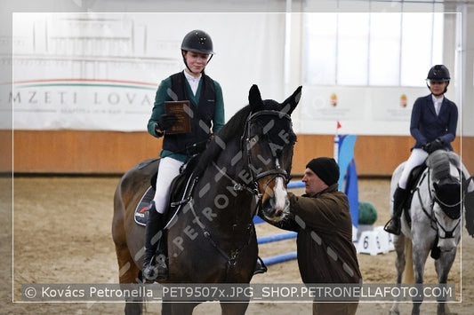 A kép az eredeti csökkentett reprezentációja