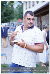 A kép az eredeti csökkentett reprezentációja
