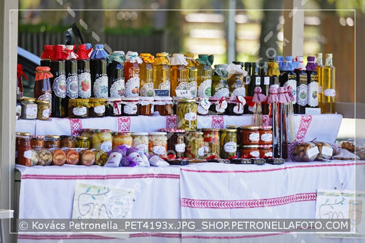 A kép az eredeti csökkentett reprezentációja