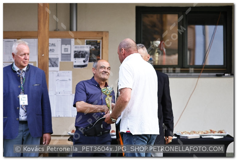 A kép az eredeti csökkentett reprezentációja