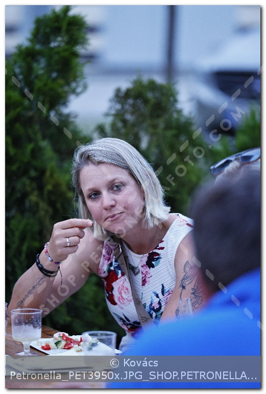 A kép az eredeti csökkentett reprezentációja