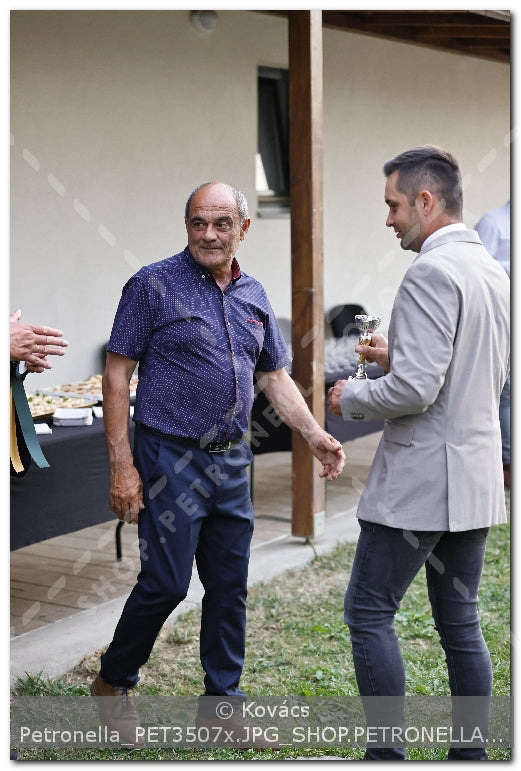 A kép az eredeti csökkentett reprezentációja